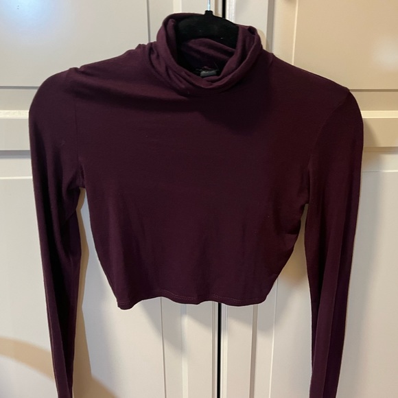 Cute cropped long sleeve turtle neck - Picture 2 of 2